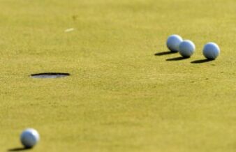 The Bizarre Barefoot Golf Trend Is On The Rise The Bizarre Barefoot Golf Trend Is On The Rise