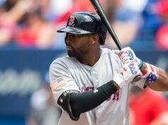 Former MLB Star Helps Launch 2026 ‘Golf with Us’ Program Former MLB Star Helps Launch 2026 'Golf with Us' Program